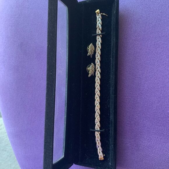 Beautiful Diamond like bracelet earrings set 8” L Gold Silver - Picture 10 of 17